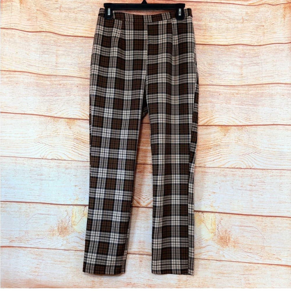 Boohoo Brown Plaid Pants
Size‎ 4